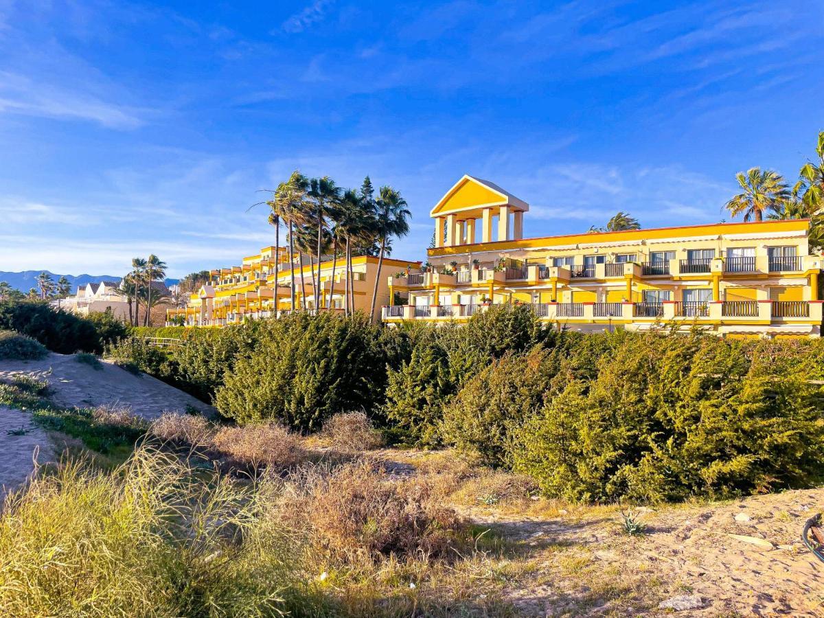 Modern Beach Apartment Romana Playa 723 In Marbella, Elviria Экстерьер фото