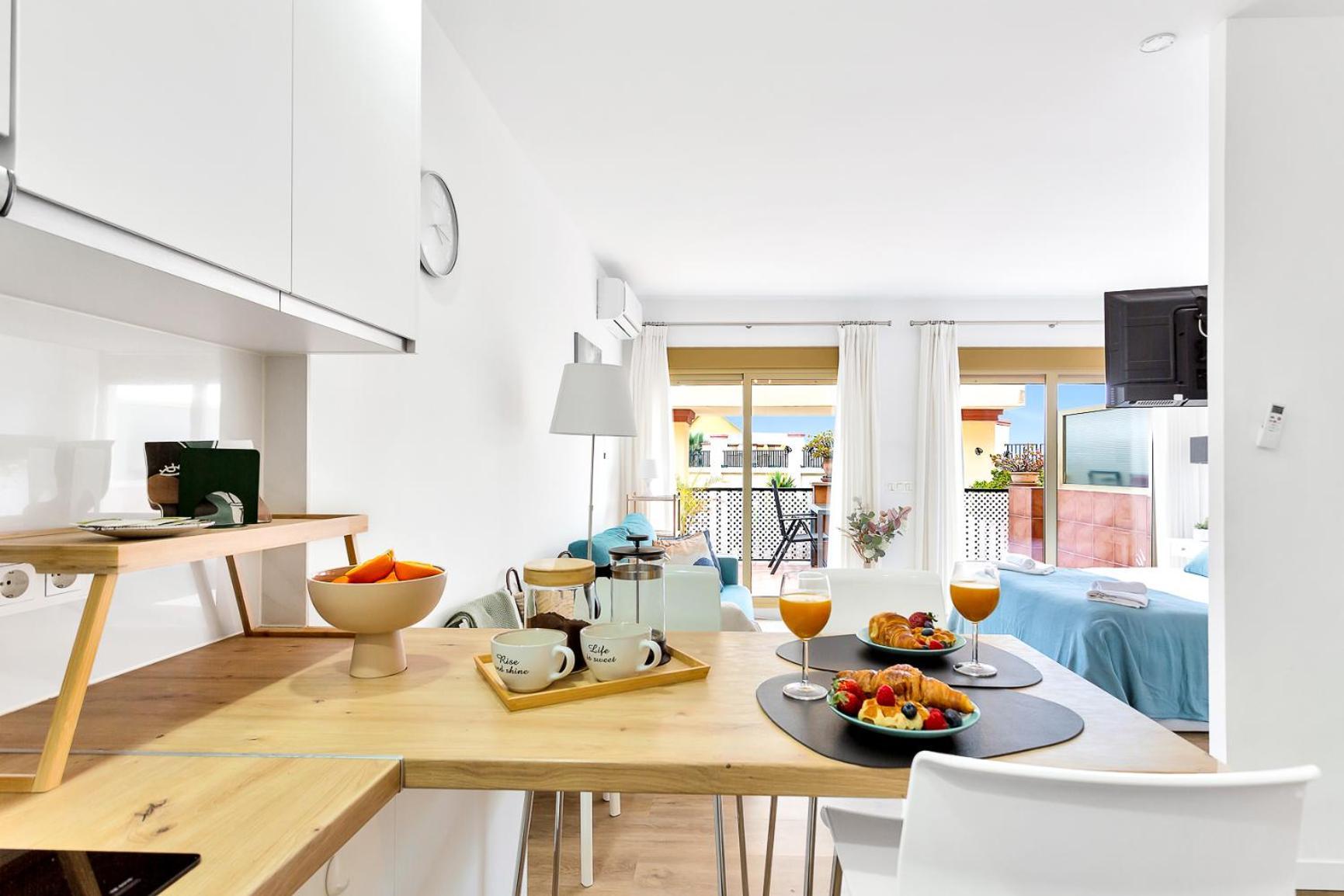 Modern Beach Apartment Romana Playa 723 In Marbella, Elviria Экстерьер фото