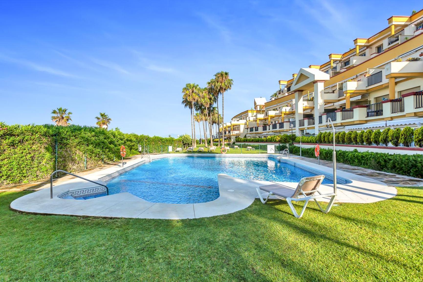 Modern Beach Apartment Romana Playa 723 In Marbella, Elviria Экстерьер фото